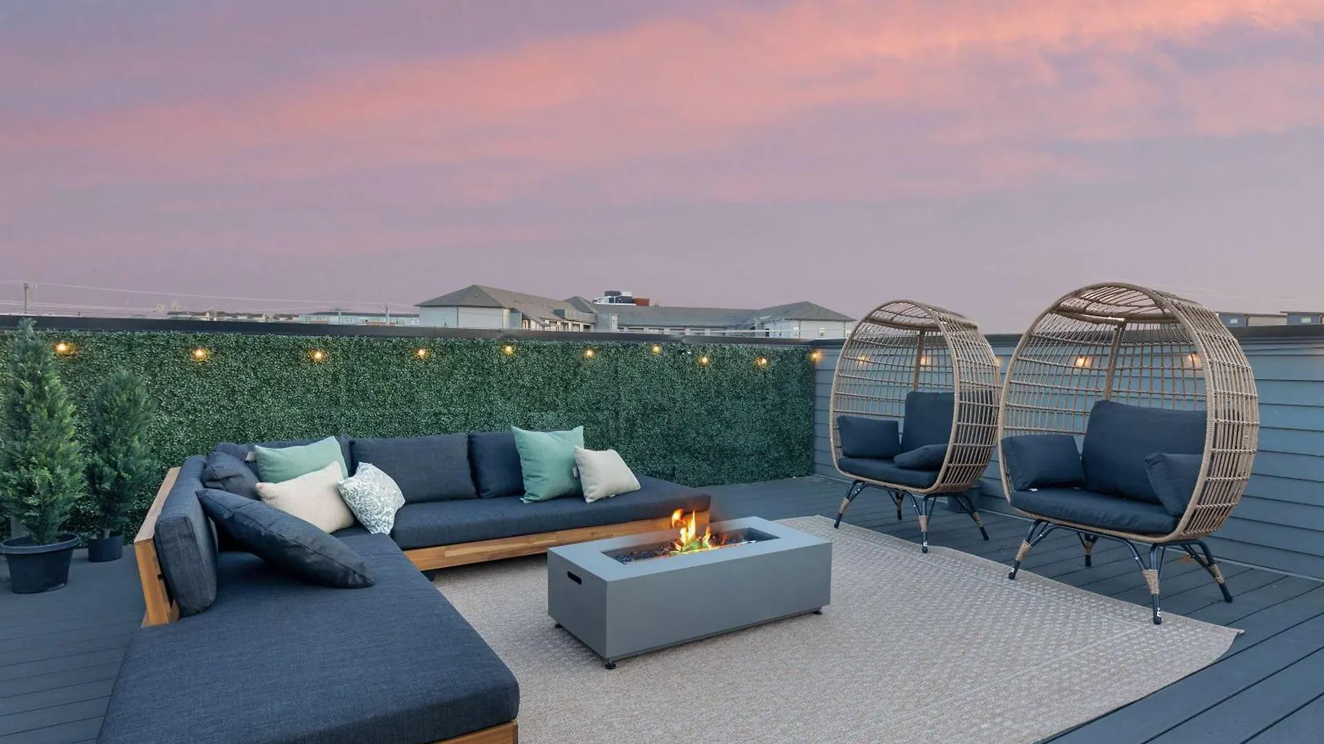 The Aster - Rooftop Patio 2 Miles To Broadway Nashville 0*,  United States
